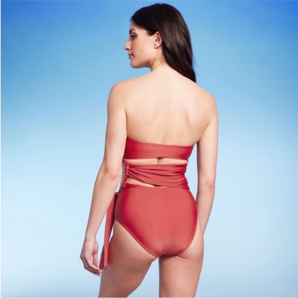 Bandeau Cut Out One Piece Swimsuit - Shade & Shore Red
NWT - Picture 4 of 8